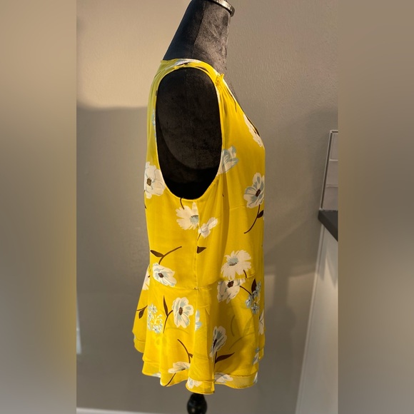 CAbi 3782 Dazzle Yellow Sleeveless Top - Picture 5 of 8